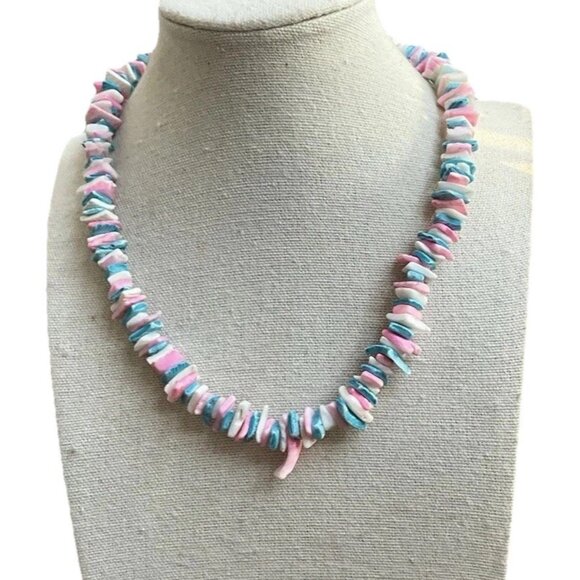 Vintage Puka Shell Chipped Necklace White Pink Light Blue Beach Summer - Picture 1 of 12